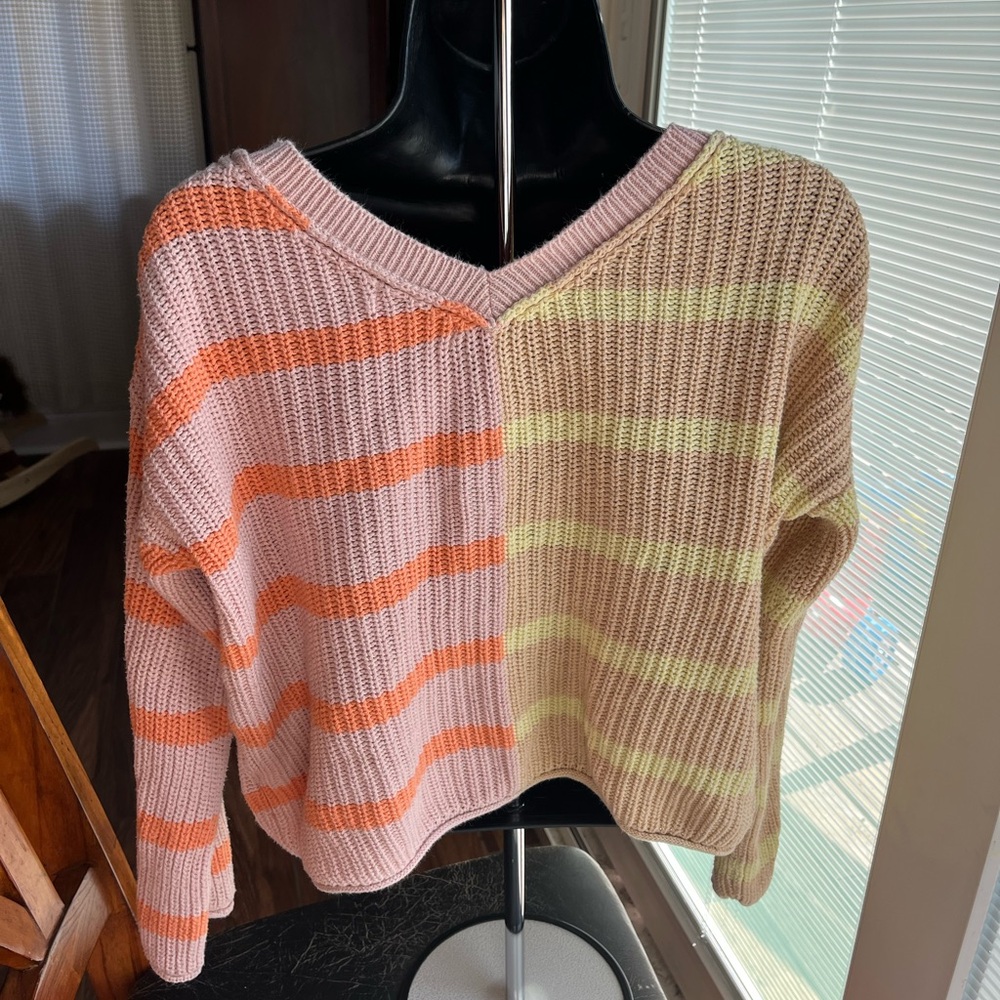 American Eagle Sweater - Picture 3 of 4